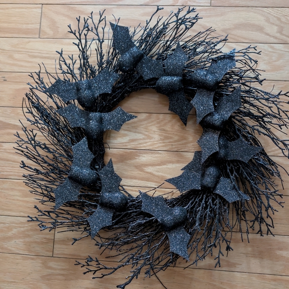 Glistening Black Bat Wreath for Halloween - Picture 2 of 4